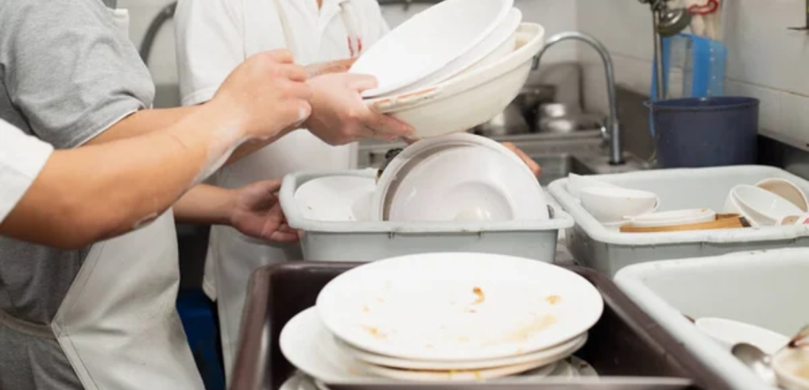 Quando o diploma não vale lá fora: 45% dos imigrantes trabalham abaixo da sua qualificação