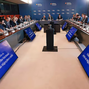 “Desrespeito institucional”, conselheira brasileira denuncia exclusão em reformas de imigração em Portugal