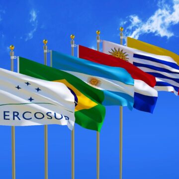 França tenta barrar acordo Mercosul-UE, mas Brasil e UE mantêm cronograma