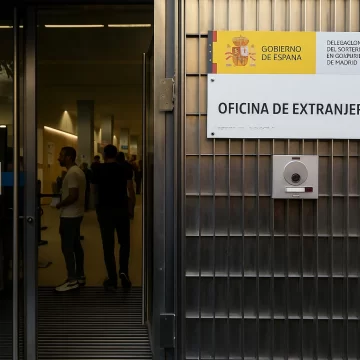 Leis de estrangeiros na Espanha em 2025:  Guia completo da nova lei que flexibiliza permissão de residência