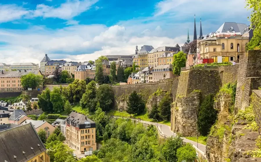 Luxemburgo busca profissionais que falam português salários ultrapassam € 4.300 euros Luxemburgo busca profissionais que falam português: salários ultrapassam € 4.300 euros