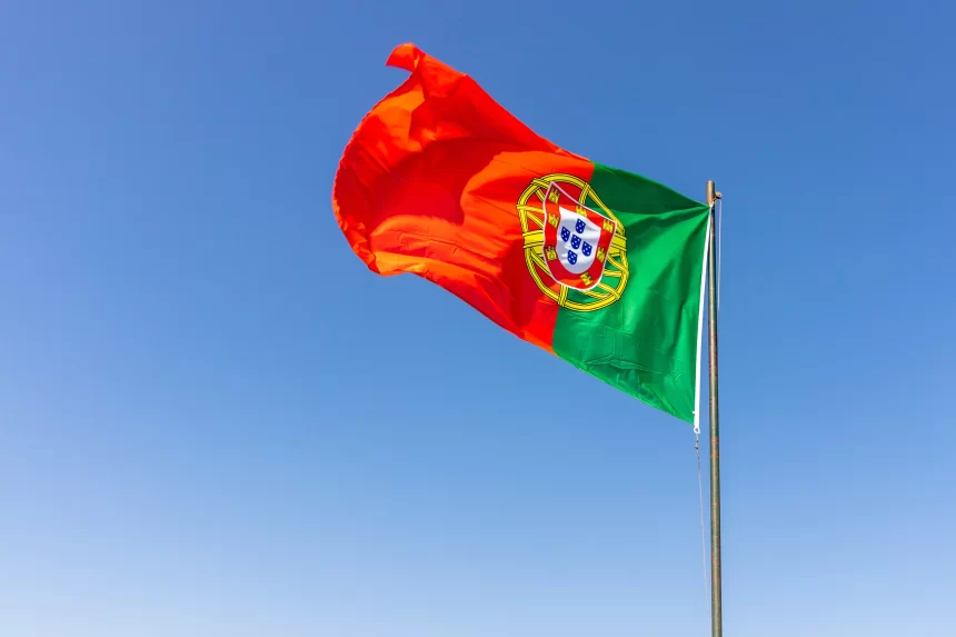 Julho de 2025: Parlamento de Portugal discute mais restrições nas regras de imigração Julho de 2025: Parlamento de Portugal discute mais restrições nas regras de imigração