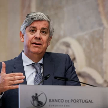 Portugal não tem futuro sem imigrantes, alerta governador do Banco de Portugal