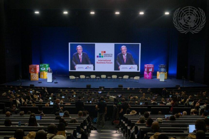 “Migrantes constroem economias e fortalecem comunidades”, diz OIM ao pedir investimentos estratégicos em mobilidade humana