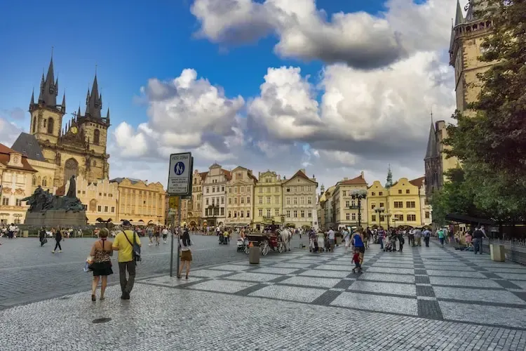 Países do Leste Europeu ampliam programas para empreendedores e nômades digitais