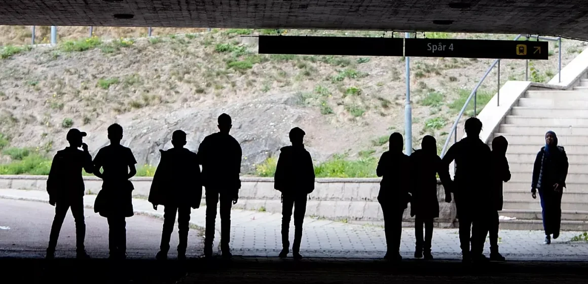 Governo da Suécia enfrenta críticas por proposta que endurece regras para imigrantes